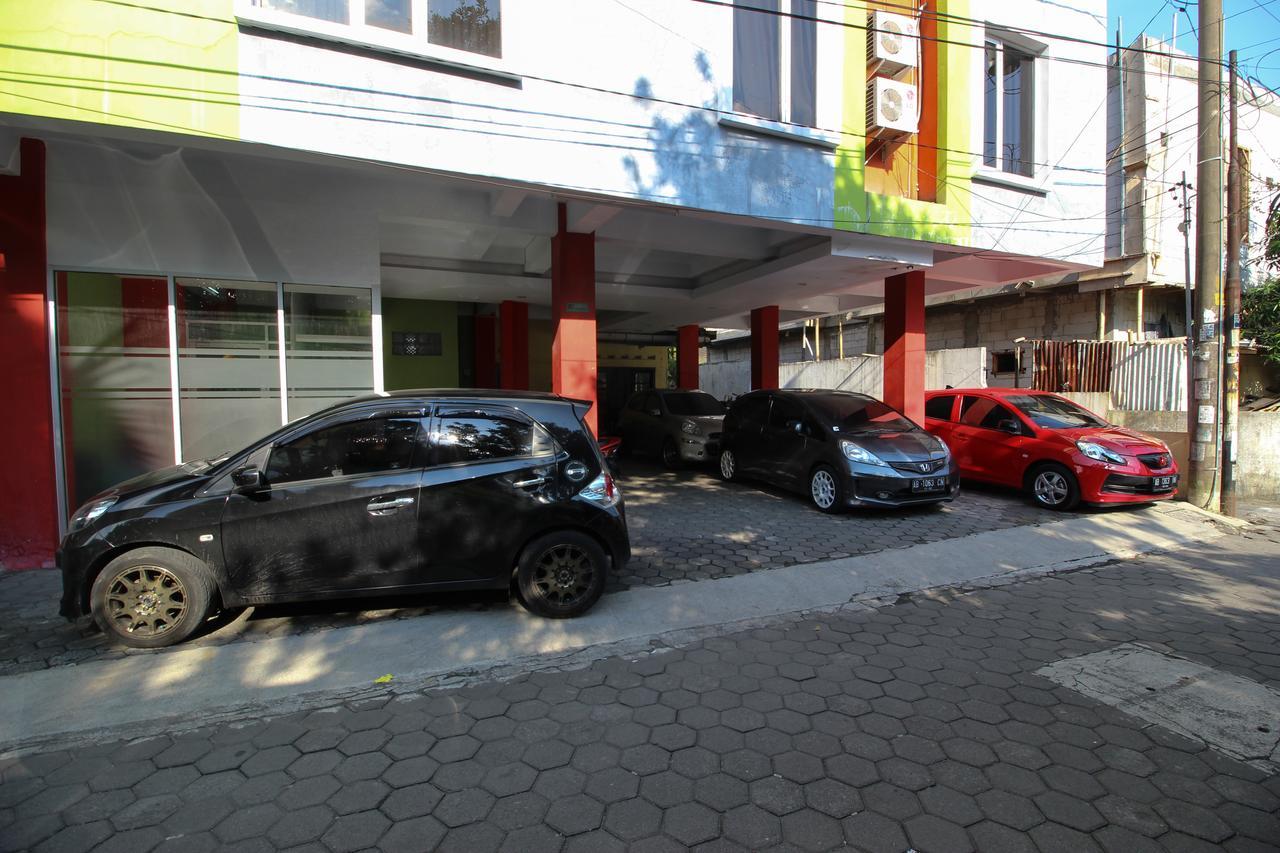 Reddoorz Plus Near Lippo Plaza Jogjakarta Yogyakarta Buitenkant foto